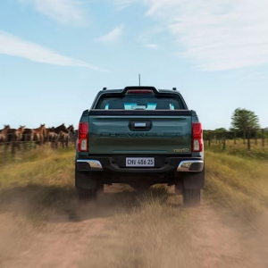 CHEVROLET COLORADO_2
